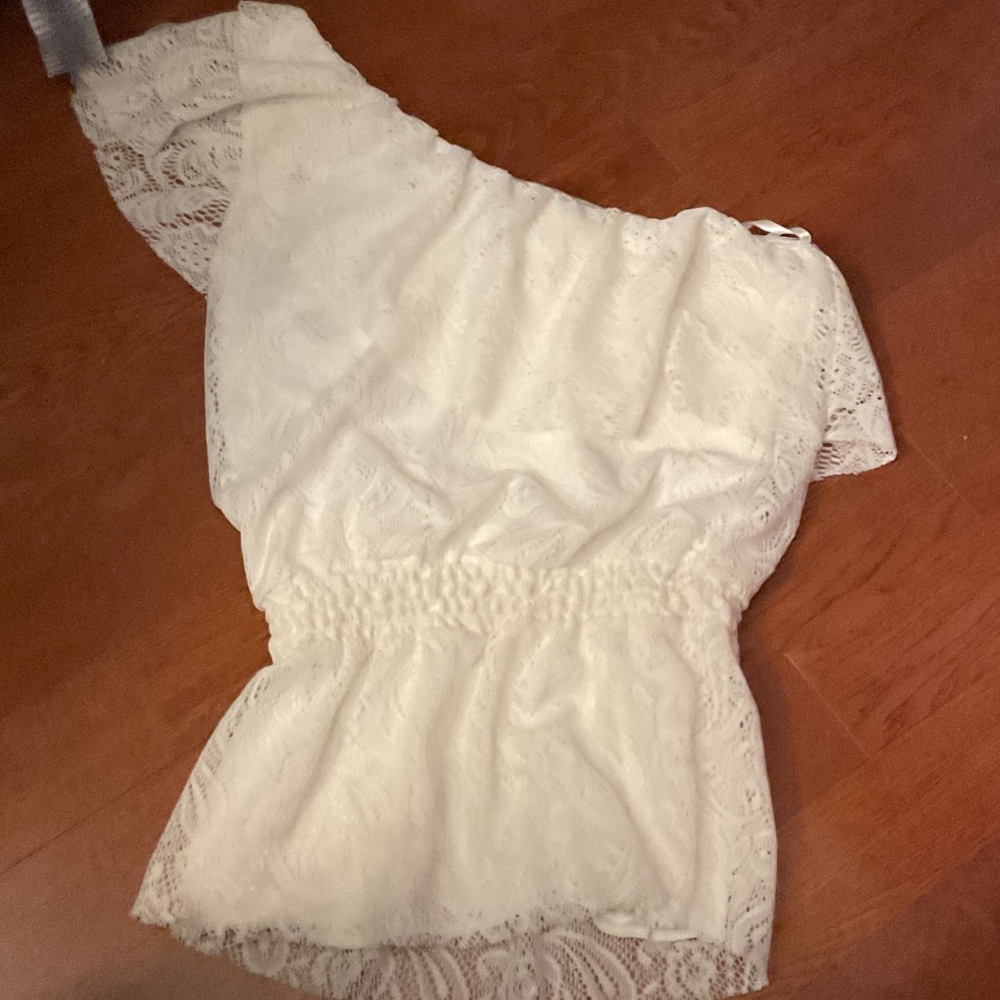 Arden B Cream Lace One-Shoulder Blouse